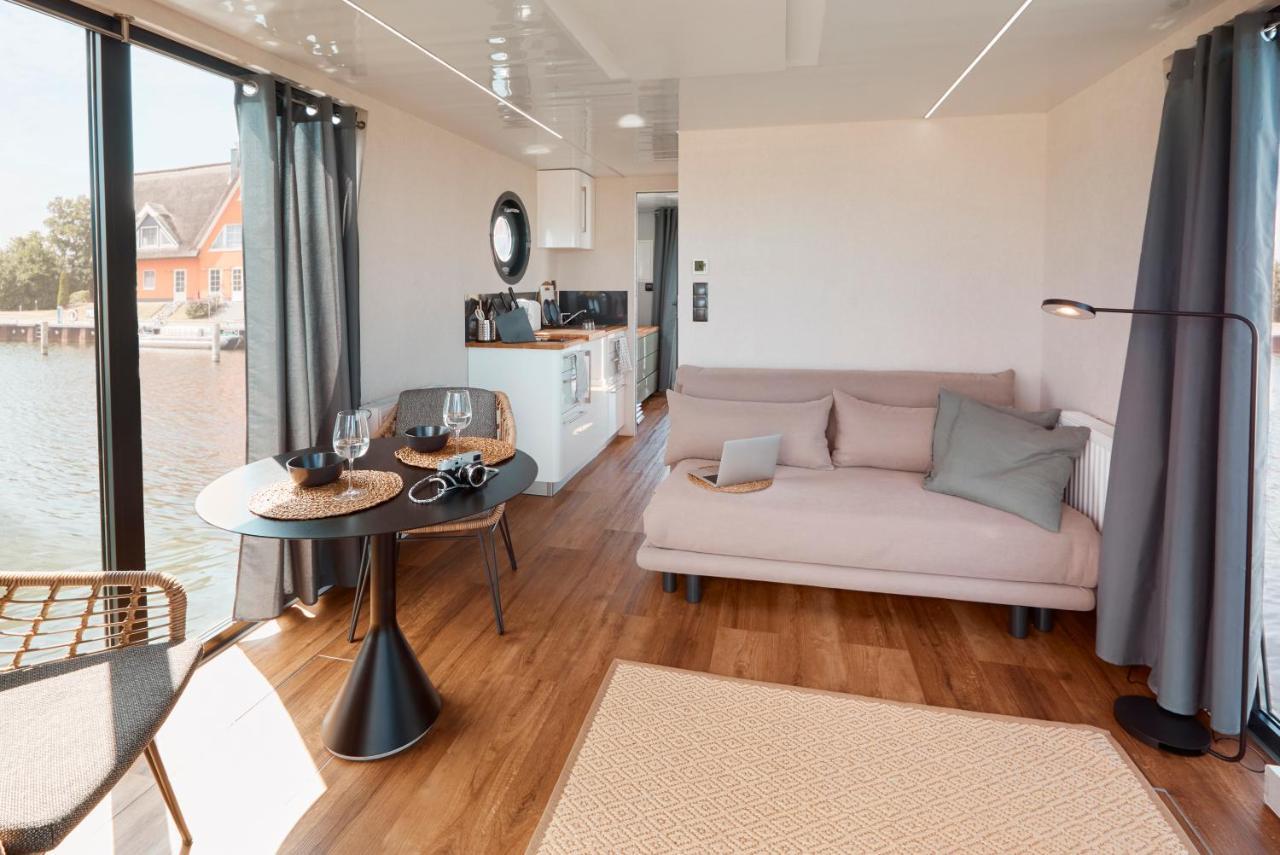 Hausboote Und Fewo Vieregge Exteriör bild