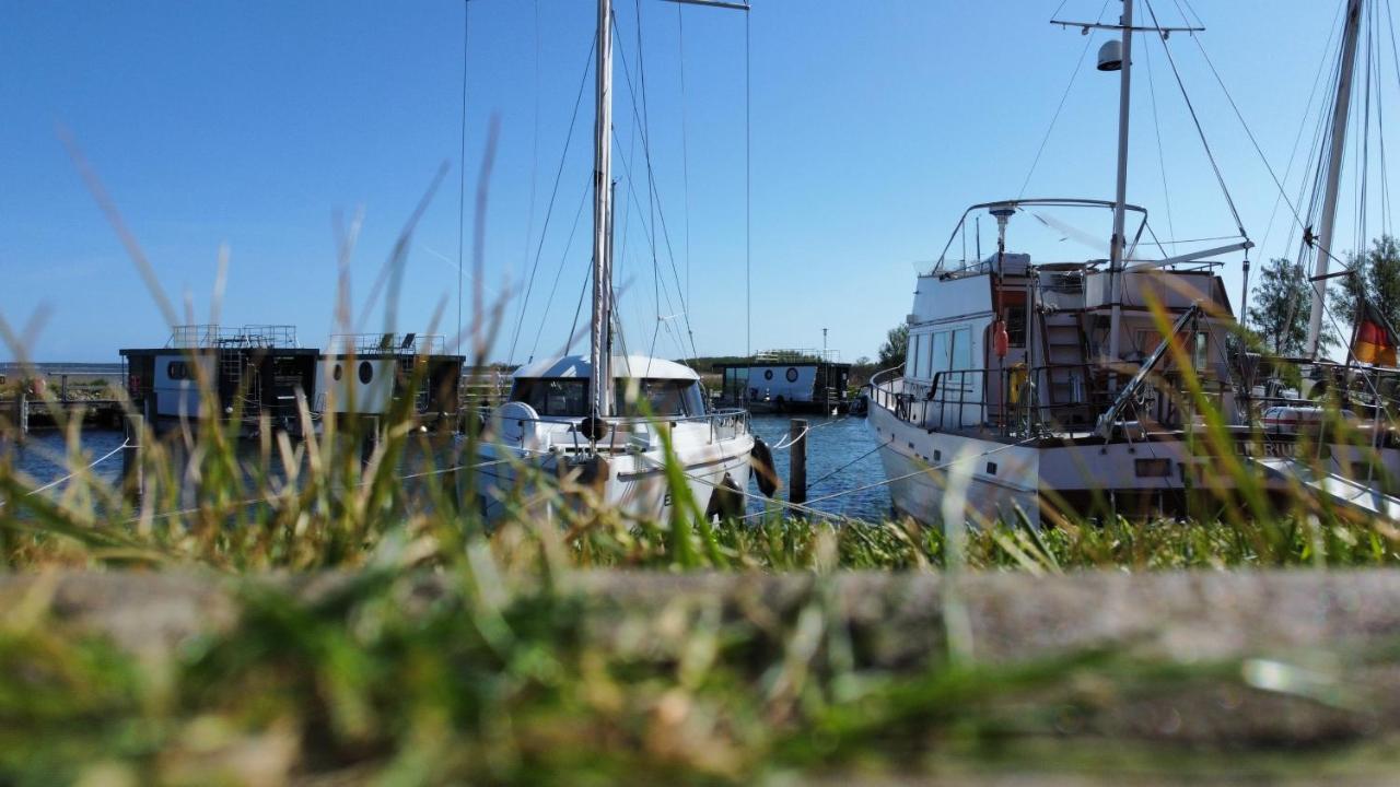 Hausboote Und Fewo Vieregge Exteriör bild